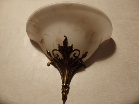 2 appliques murales en opaline et bronze 100 Saint-Rmy-l'Honor (78)