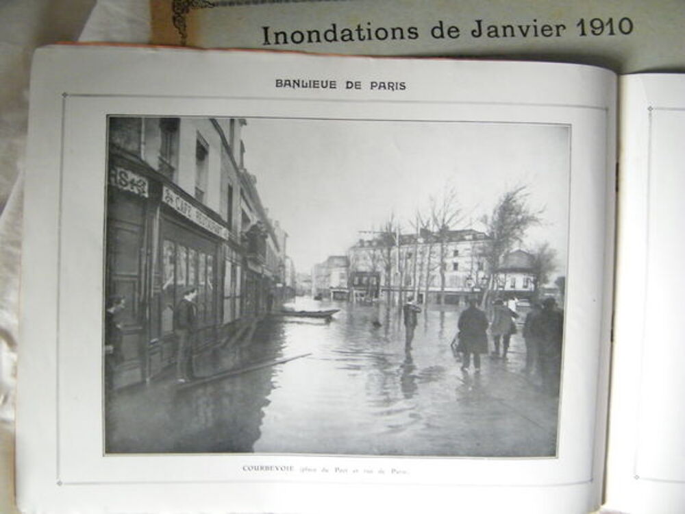 DEUX ALBUMS INONDATIONS PARIS ET ENVIRONS 1910 