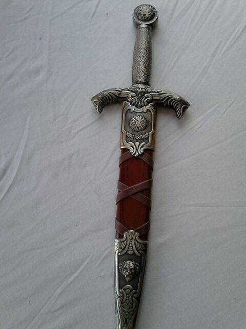 poignard roi arthur 0 Montayral (47)