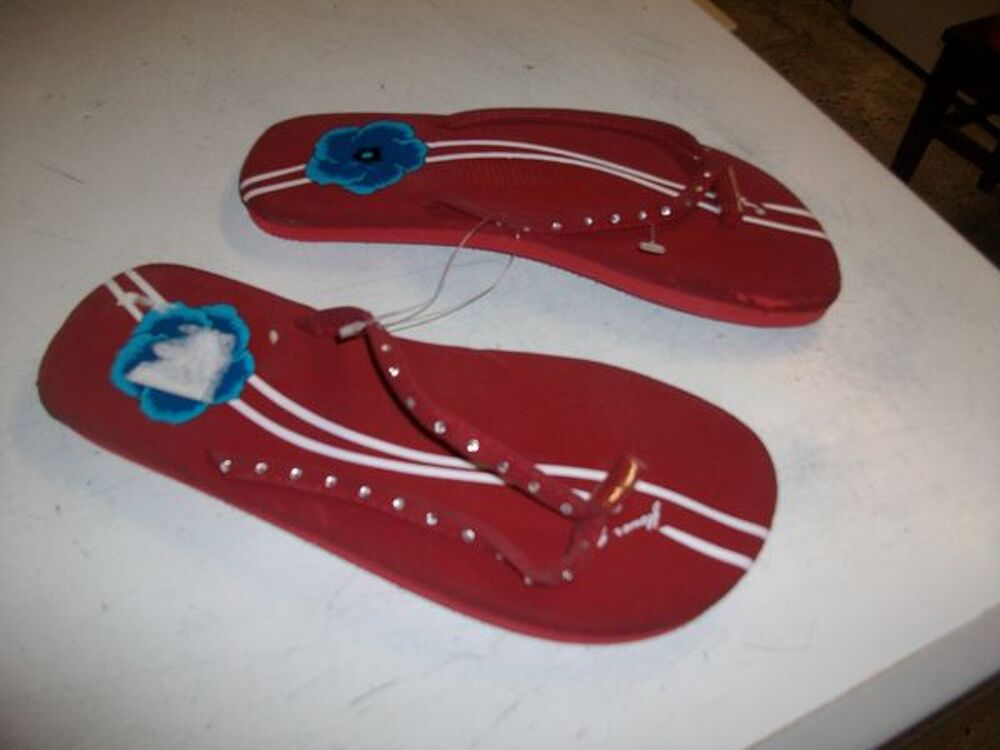 Tongs Rouge incrustation brillantes pt 38 -neufs- &agrave; 2,50  Chaussures