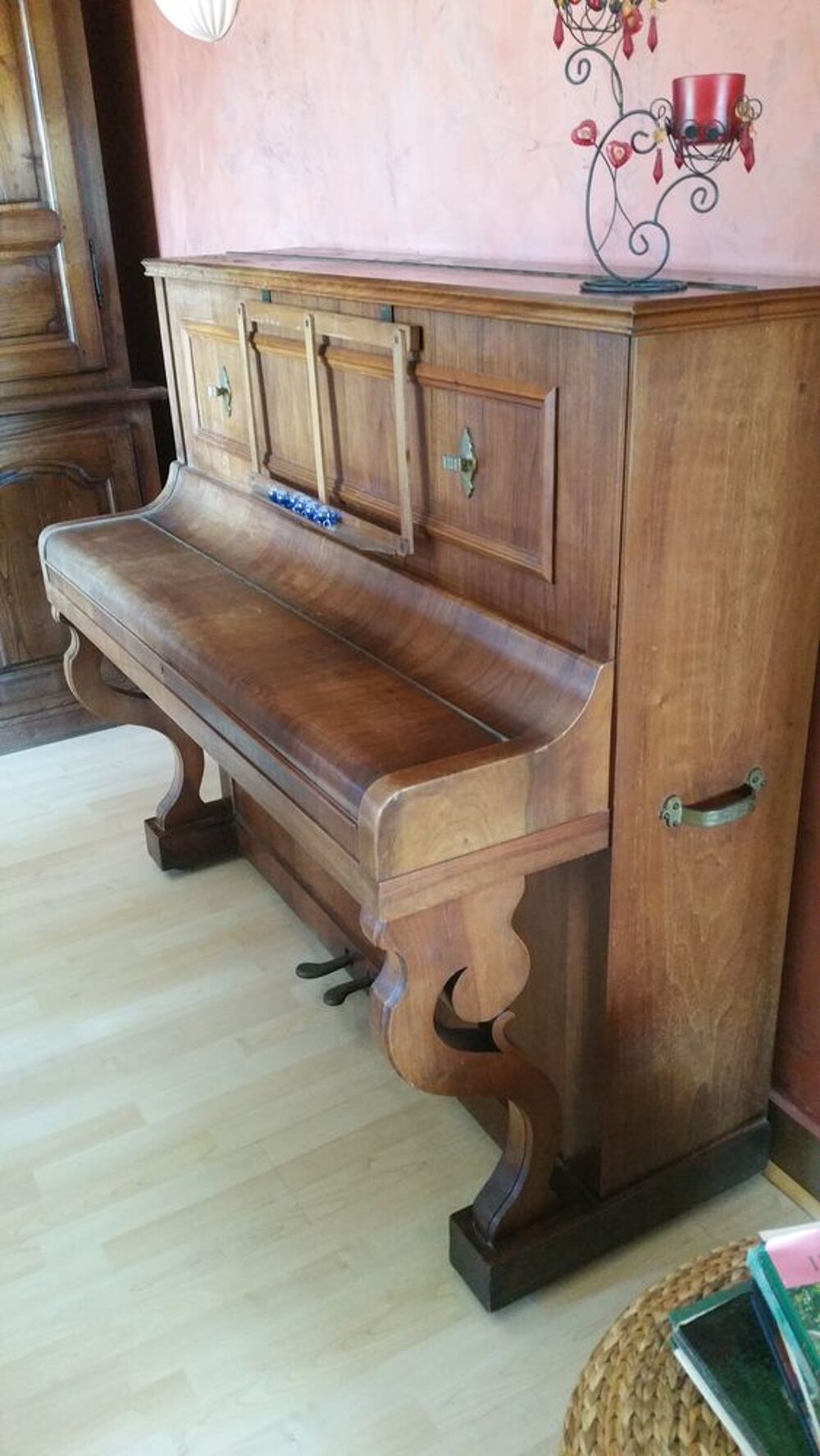 Salle &agrave; manger + piano Meubles