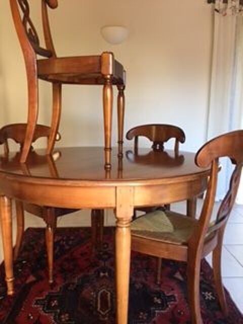 TABLE ET CHAISES 0 Nantes (44)