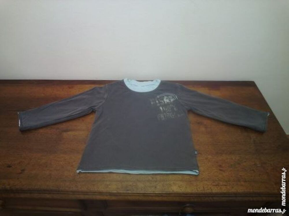 T-shirt r&eacute;versible DISNEY 5 ans - TBE Vêtements enfants