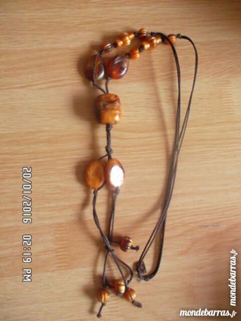 collier pierres marrons*juste 2e*kiki60230 2 Chambly (60)
