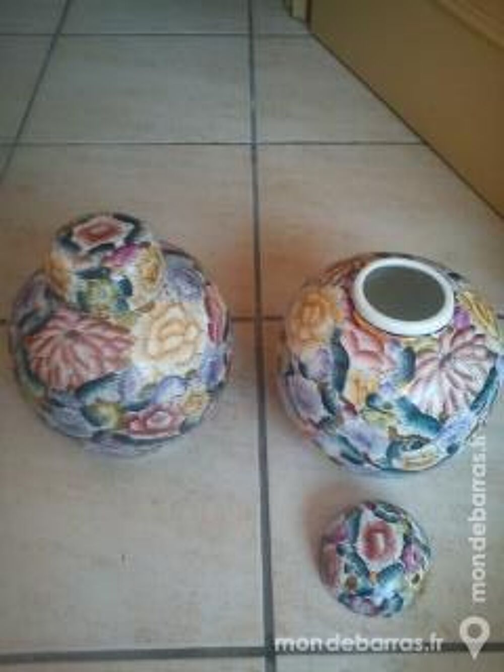 POTERIE GENRE FAIENCE MOTIF FLEURI Décoration