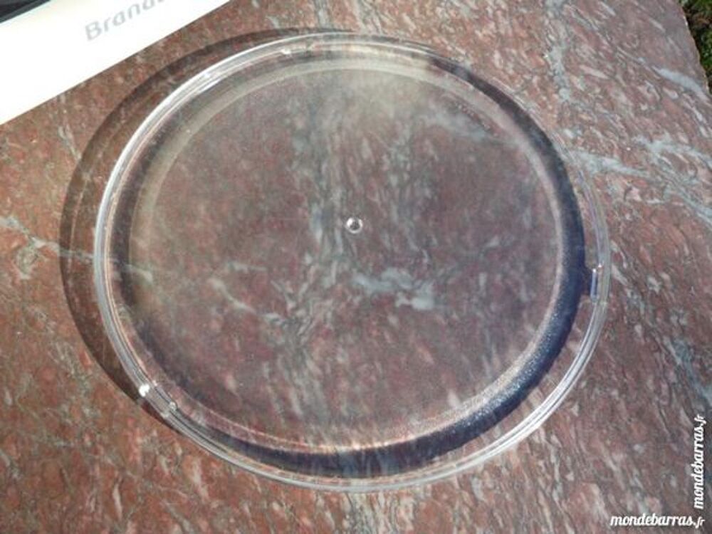 Micro-ondes Brandt/plateau tournant/verre/pi&egrave;ce Electroménager