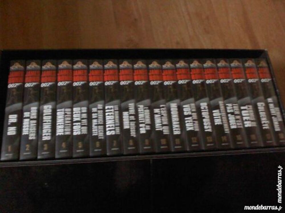 Coffret Int&eacute;grale de JAMES BOND en VHS DVD et blu-ray