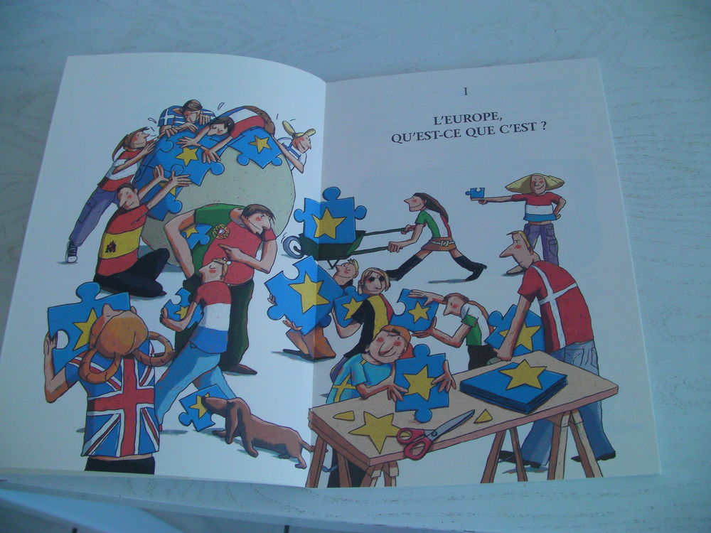 CONTES D'EUROPE - L'EUROPE A PETITS PAS Livres et BD