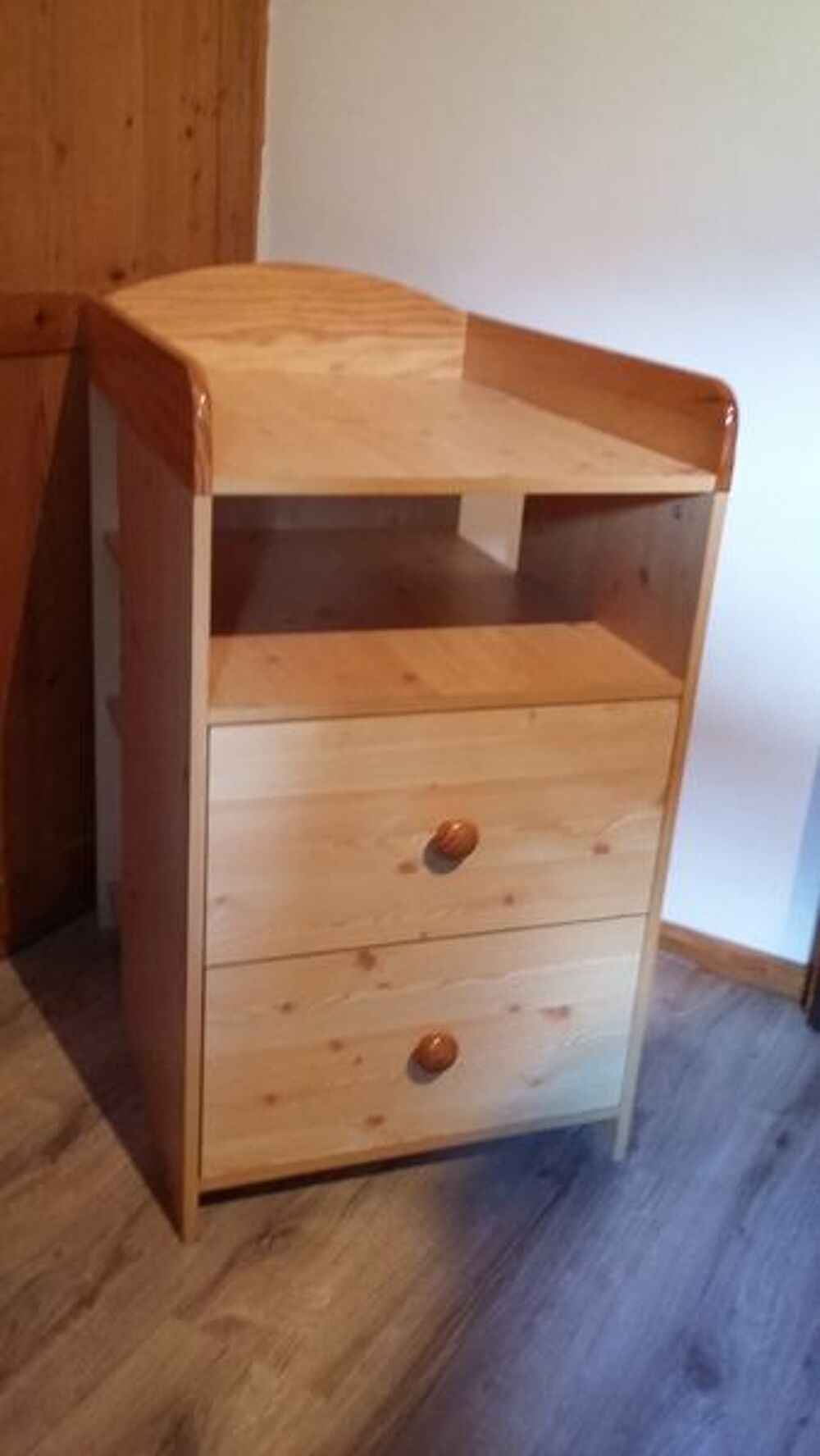 TABLE A LANGER BOIS Puériculture