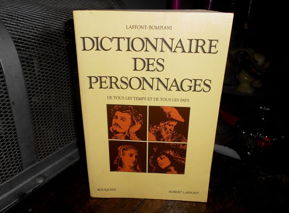 Dictionnaire des personnages (Bouquins) Robert Laffont Livres et BD