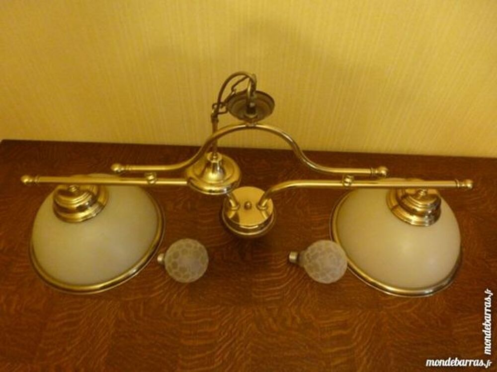 Double suspensions en laiton bois et verre opaque Décoration