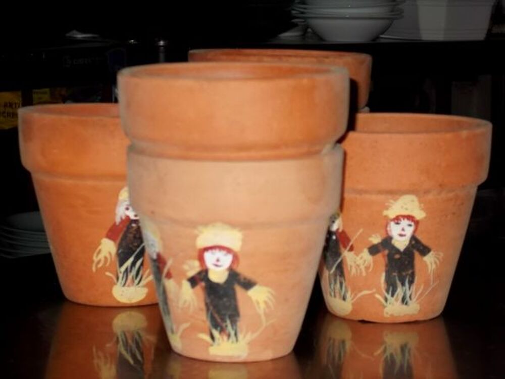 petits pots en terre "&eacute;pouvantail" l'unit&eacute; Décoration