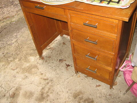 bureau de maitre d ecole 60 Aumagne (17)