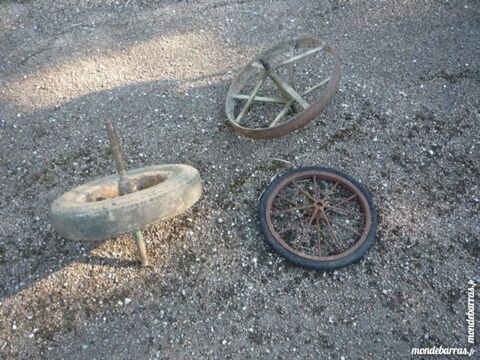Roues de brouette en fer ancienne/roue à rayon 25 Castres (81)