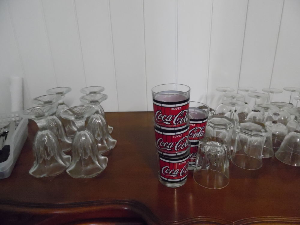 lot de verres et coupes Cuisine