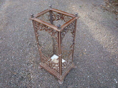 Porte parapluie/canne/fonte maille 125 Castres (81)