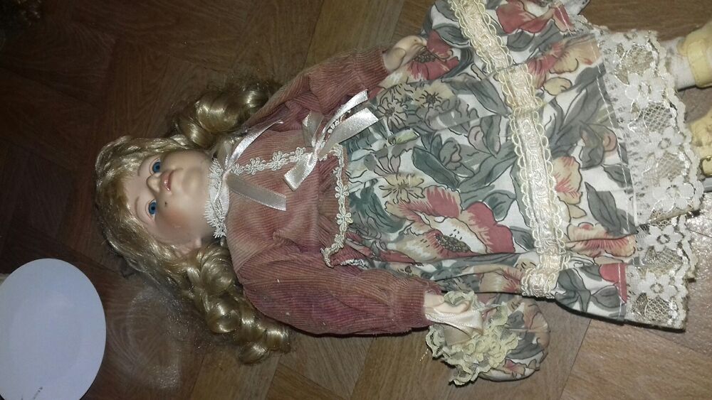 poup&eacute;e de porcelaine 