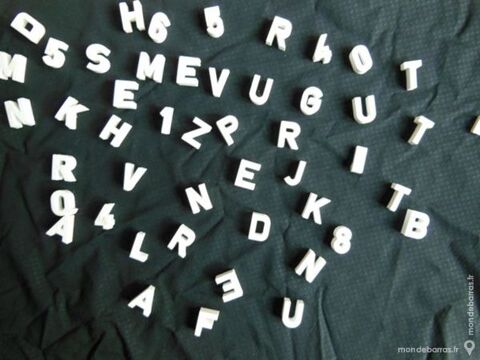 LETTRES PLASTIQUES POUR SOUS TITRE FILMS 5 Gennevilliers (92)