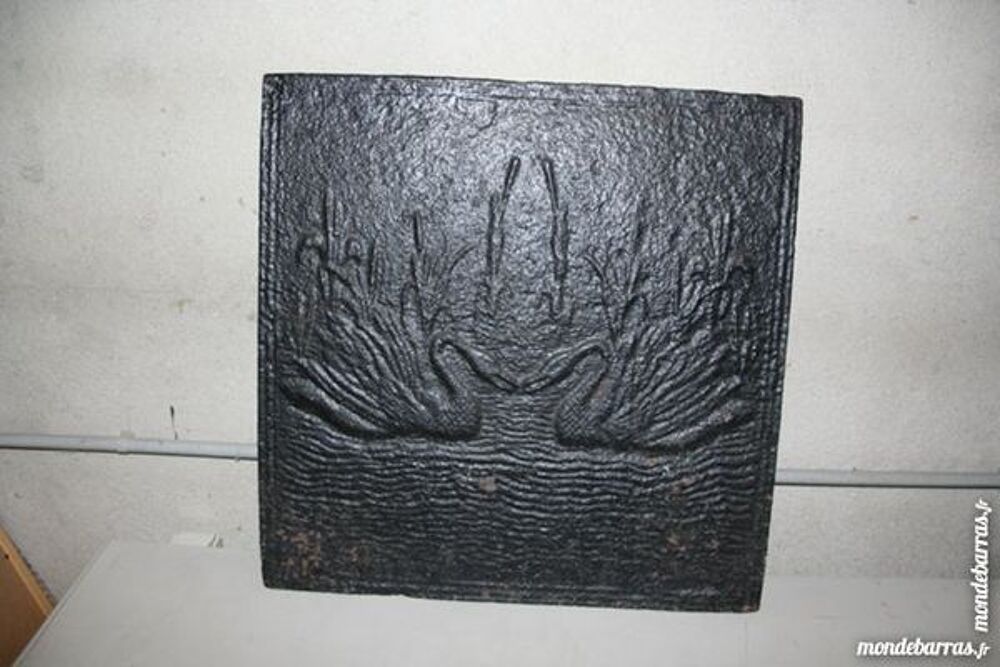 Plaque de chemin&eacute;e ancienne en fonte Décoration