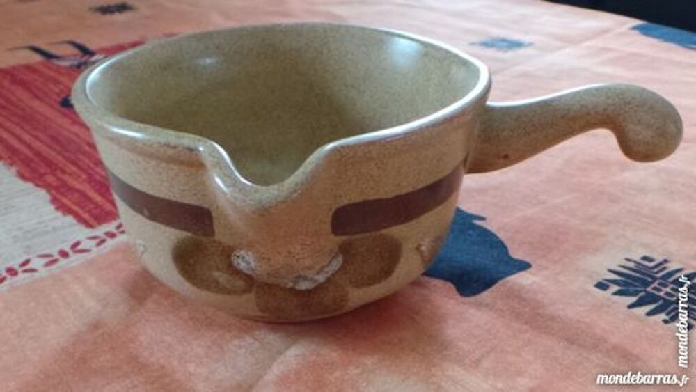 sauci&egrave;re en gr&eacute;s Cuisine