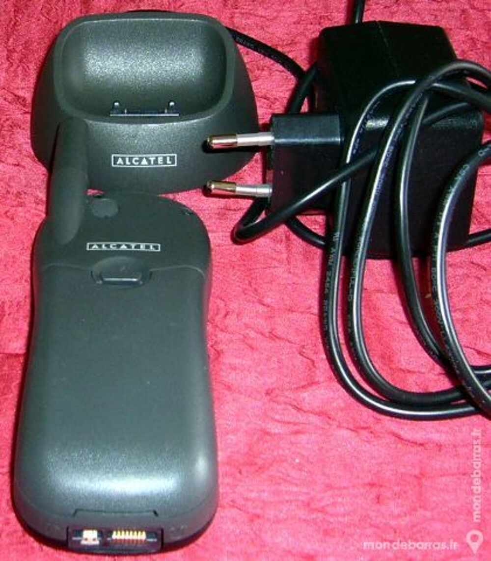 t&eacute;l&eacute;phone portable Alcaltel On touch Téléphones et tablettes