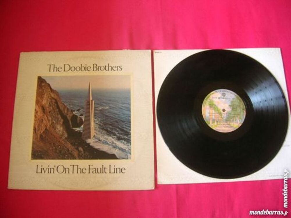 33 TOURS DOOBIE BROTHERS Livin' On The Fault Line CD et vinyles