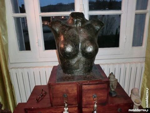 sculpture d'un torse de femme en rsine 40cms 15 Sens (89)