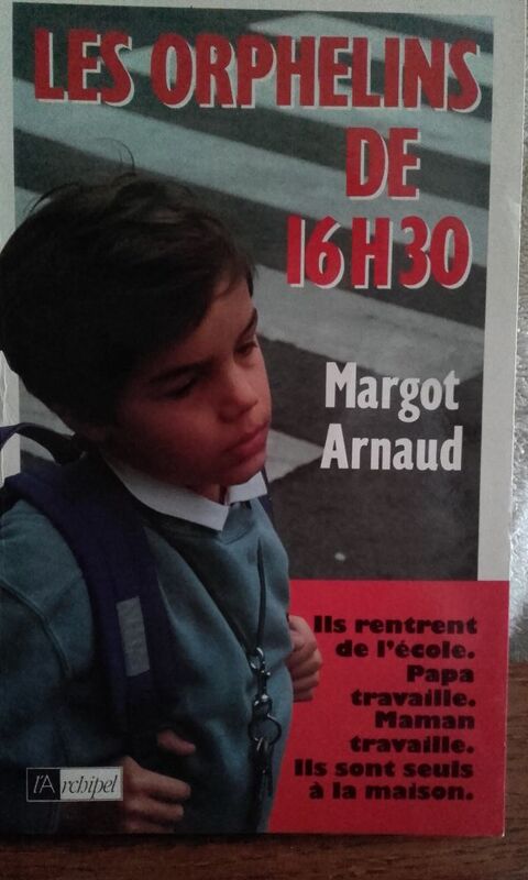 Livre de Margot ARNAUD 2 tampes (91)