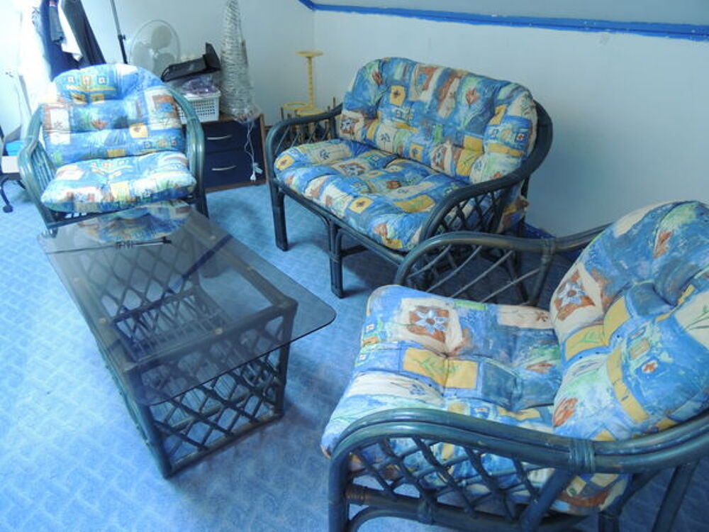 Salon en rotin bleu fonc&eacute; Meubles