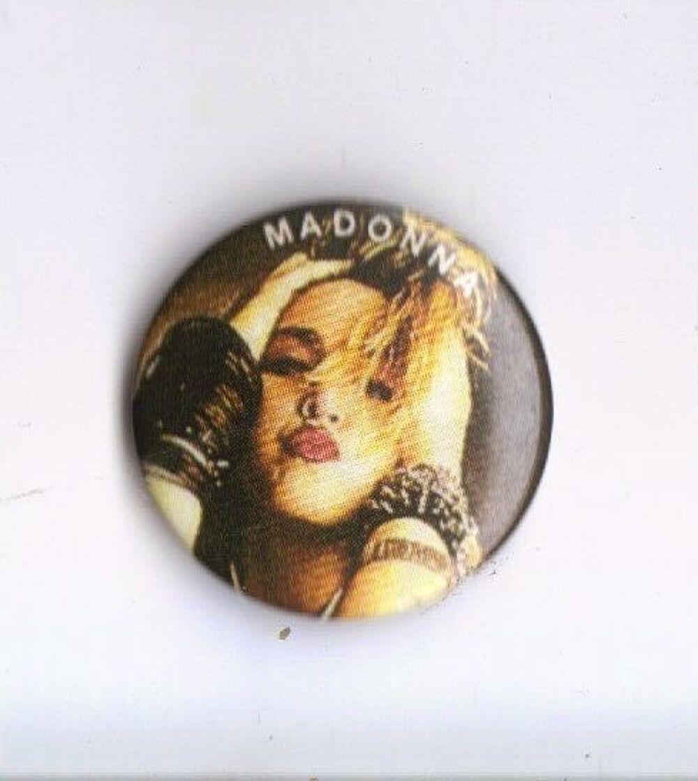 Badge de divers artistes 