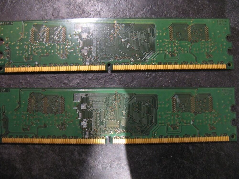 Barrettes m&eacute;moire DDR2 PC2-5300U 1GB Matériel informatique