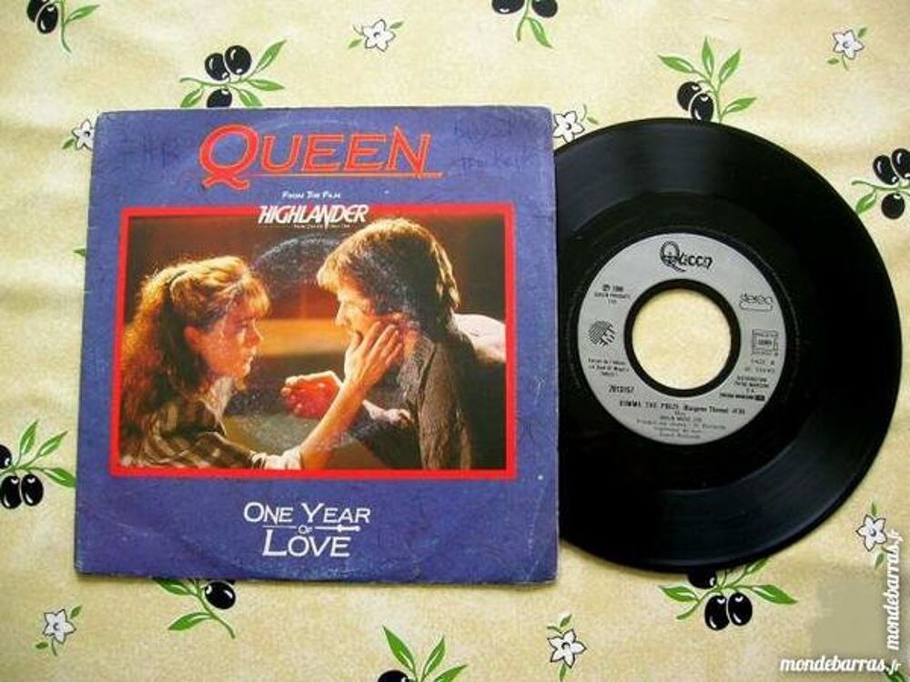 45 TOURS QUEEN One year of love CD et vinyles