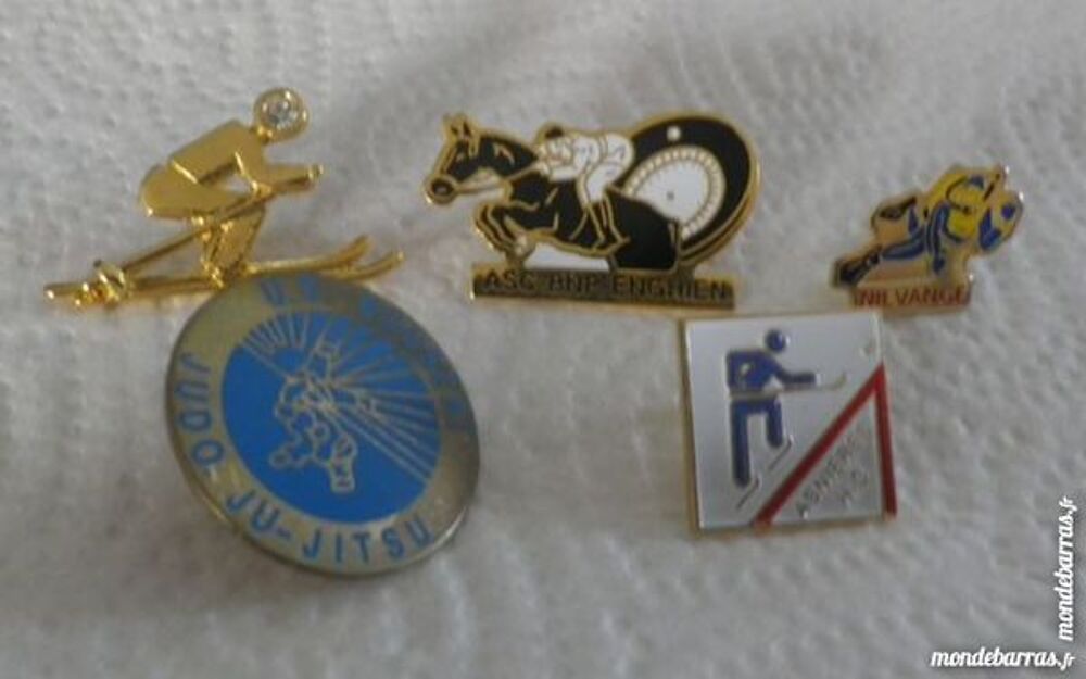 LOT DE 5 PINS THEME SPORT 