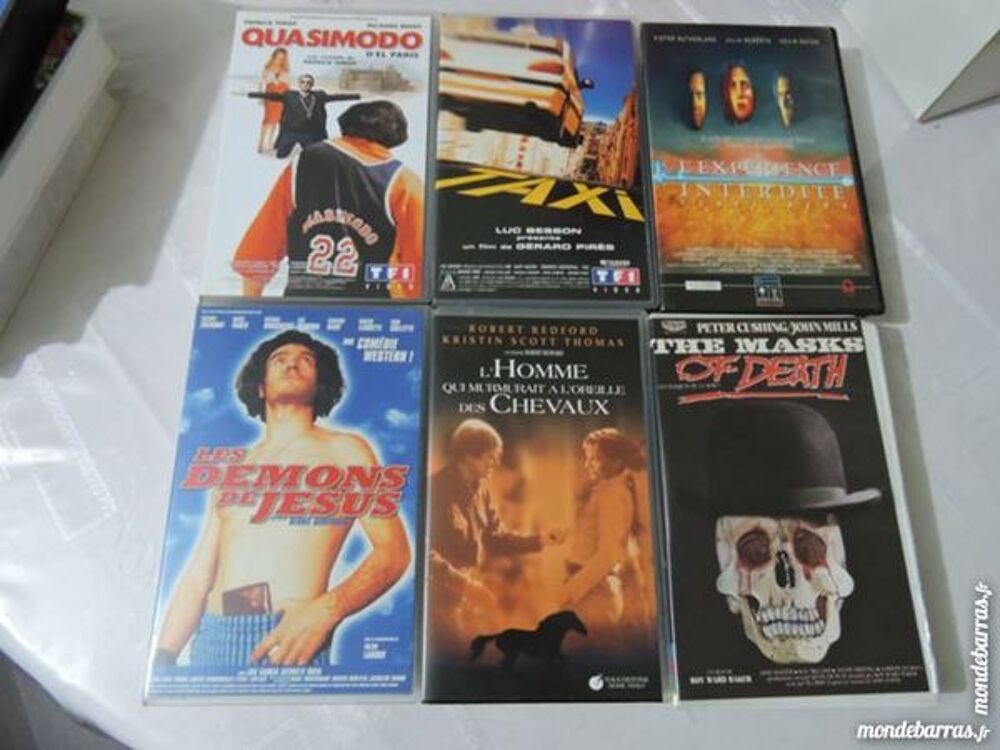 Cassettes VHS Divers Films DVD et blu-ray