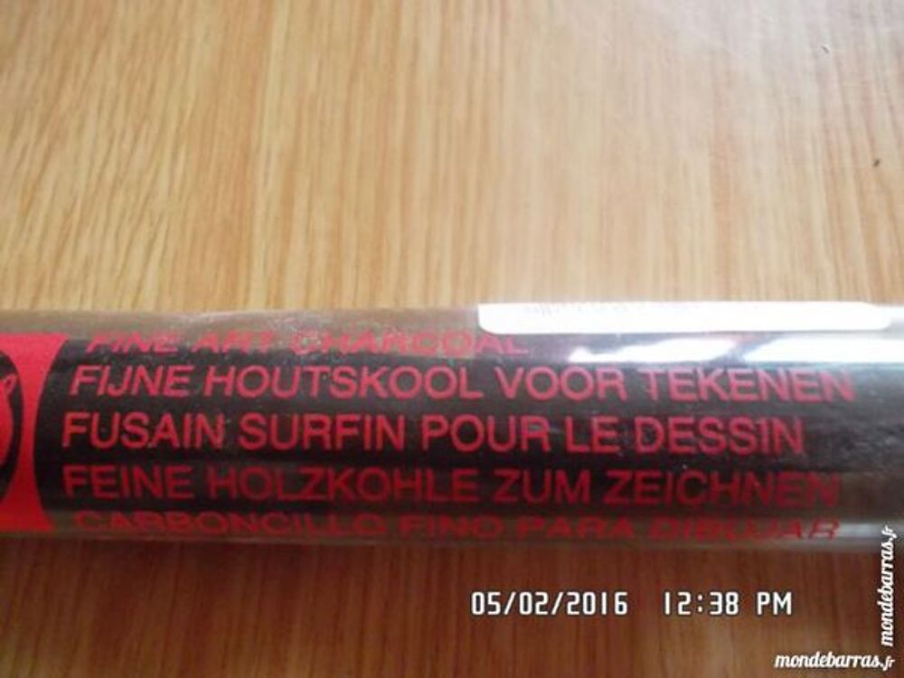 FUSAIN EN BATON Décoration