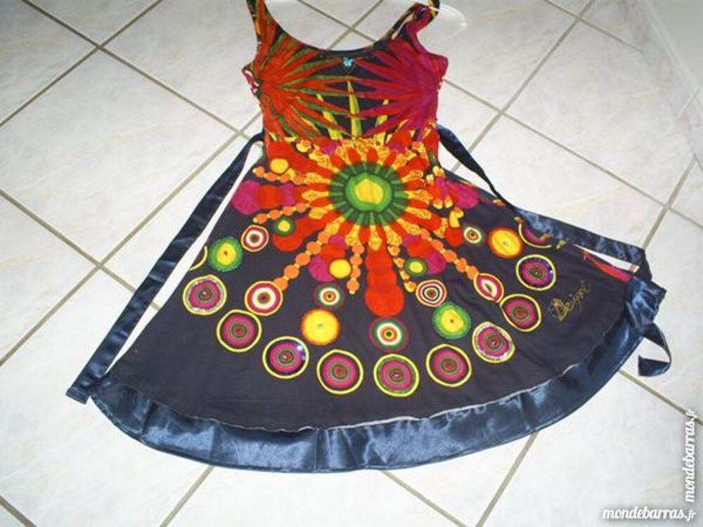 Robe DESIGUAL Taille S ou 38 Vêtements