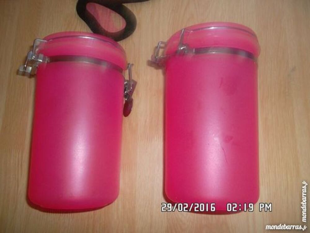 2 boites roses 900 ml Cuisine