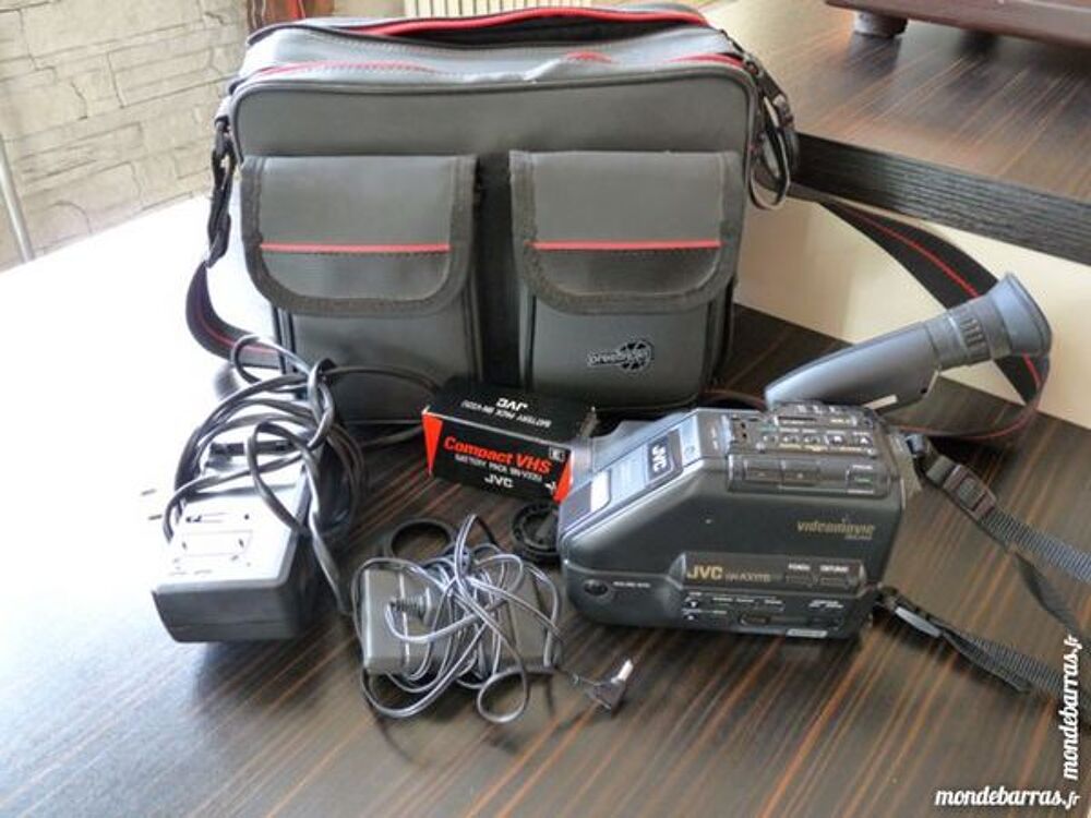 CAMERA ENREGISTREUR ET LECTEUR JVC GR-AX17S Photos/Video/TV