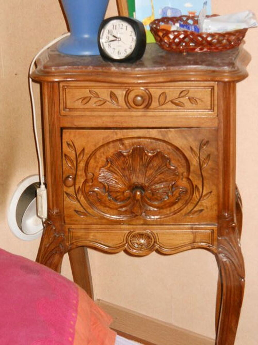 Chambre de Style Louis 15 en Noyer r&eacute;alisation d'&eacute;b&eacute;niste Meubles