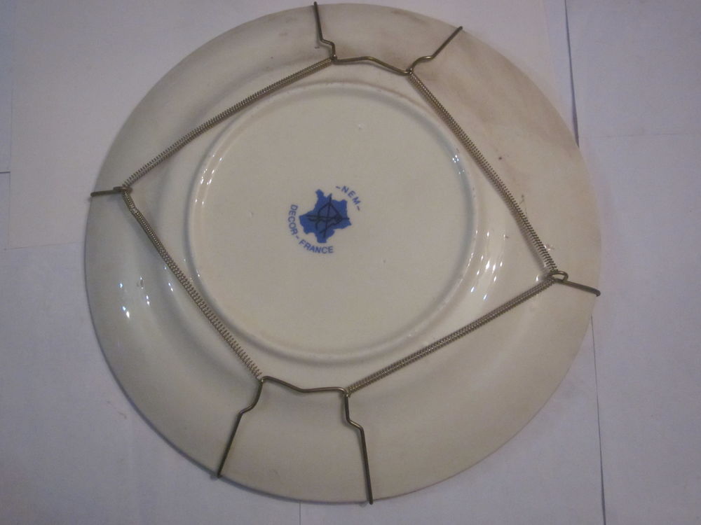 assiette BRETAGNE calvaire phare bretons bretonnes costume 