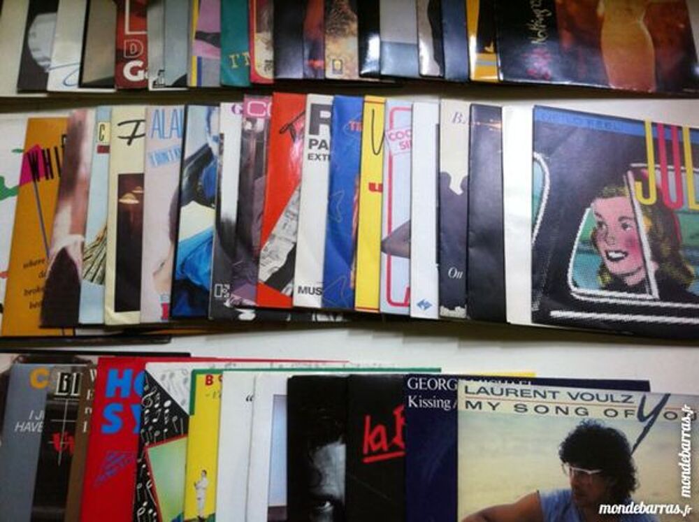 Collectionneurs : s&eacute;rie de 243 vinyls 45 T CD et vinyles