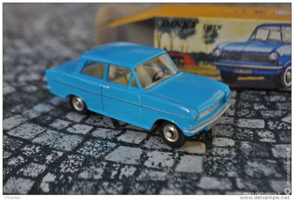 Opel Kadett Bleu 1/43 Dinky Atlas Neuf Jeux / jouets