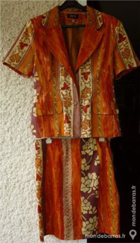 Ensemble veste et jupe 30 Chalon-sur-Sane (71)