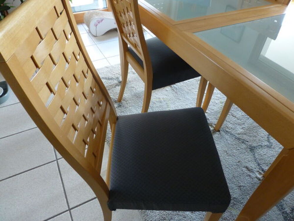 Table et chaises de salle &agrave; manger Meubles