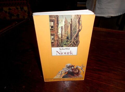 Niourk Stefan Wul Folio junior dition spciale 5 Monflanquin (47)