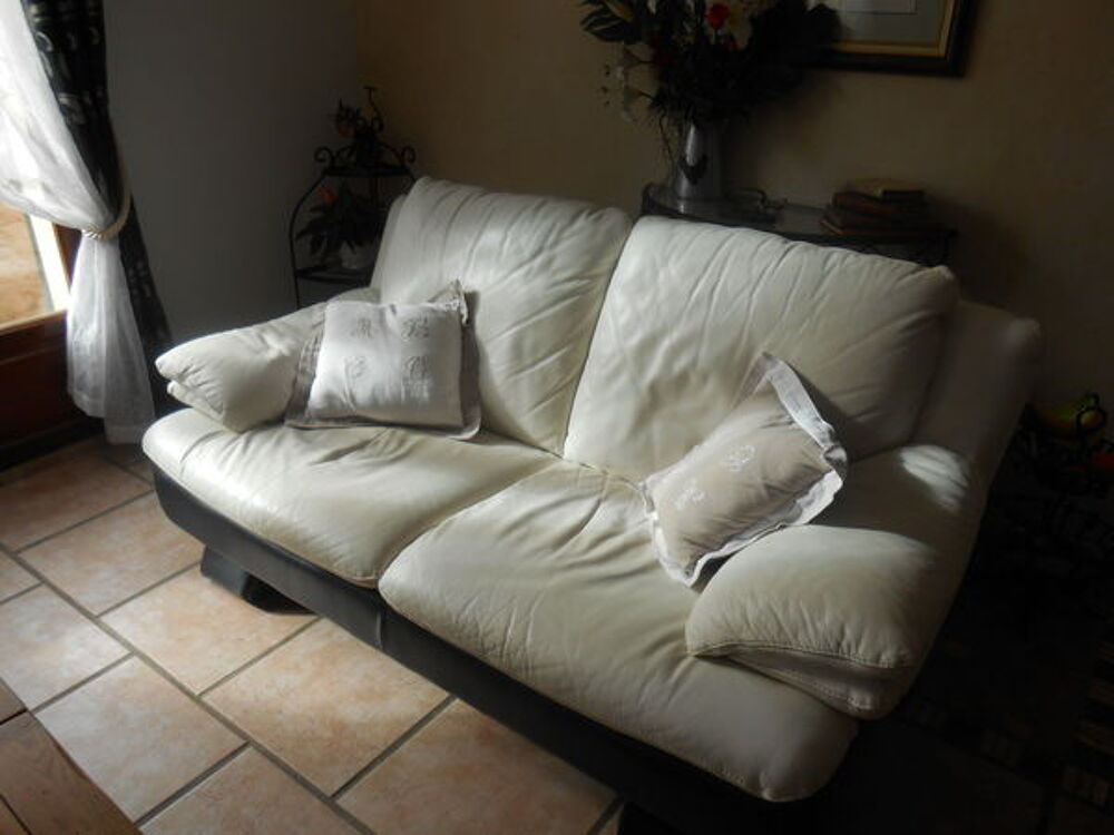 canape blanc et noir tout cuir pleine fleur vachette
Meubles