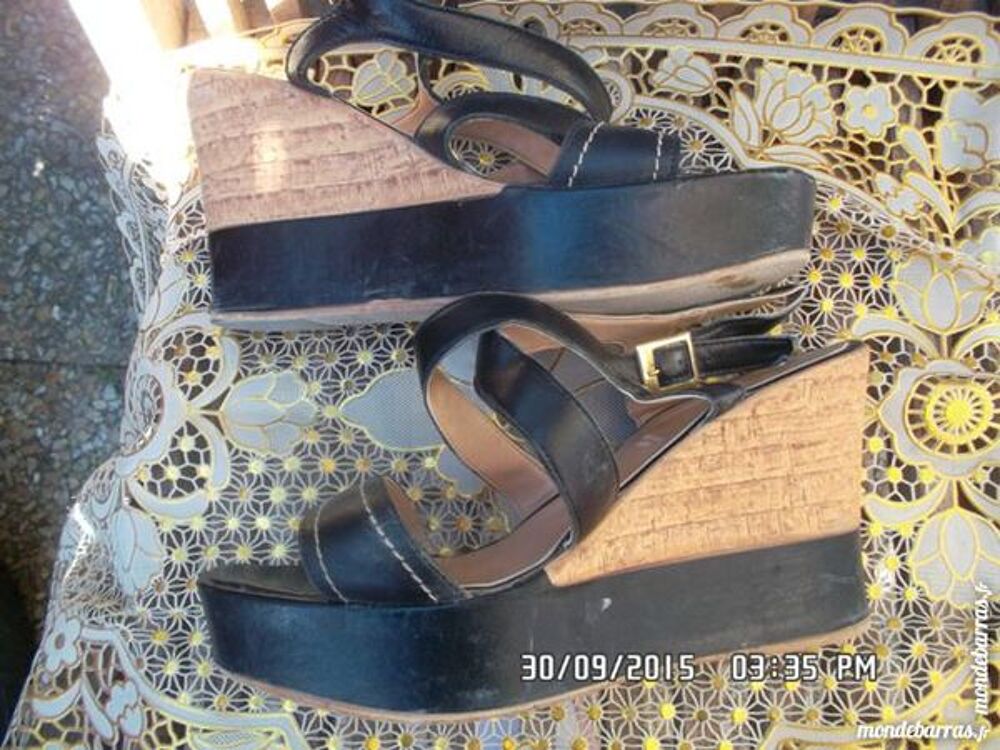 sandales hautes noires t.39*juste 3e*kiki60230 Chaussures