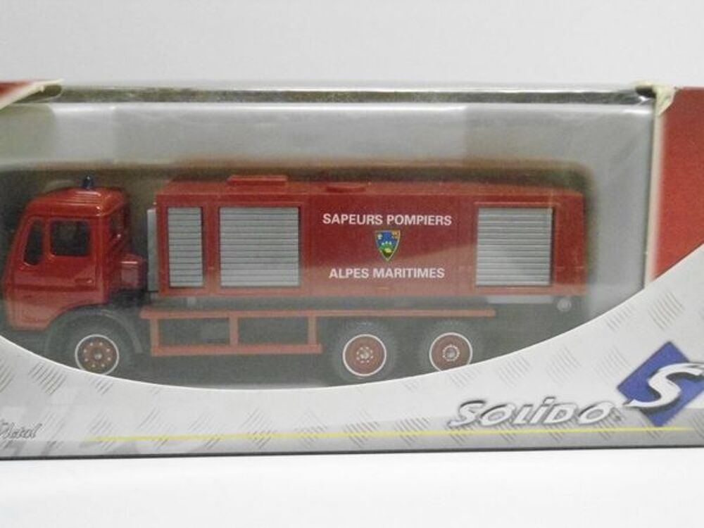 Mercedes 1217K/32 feux sp&eacute;ciaux 