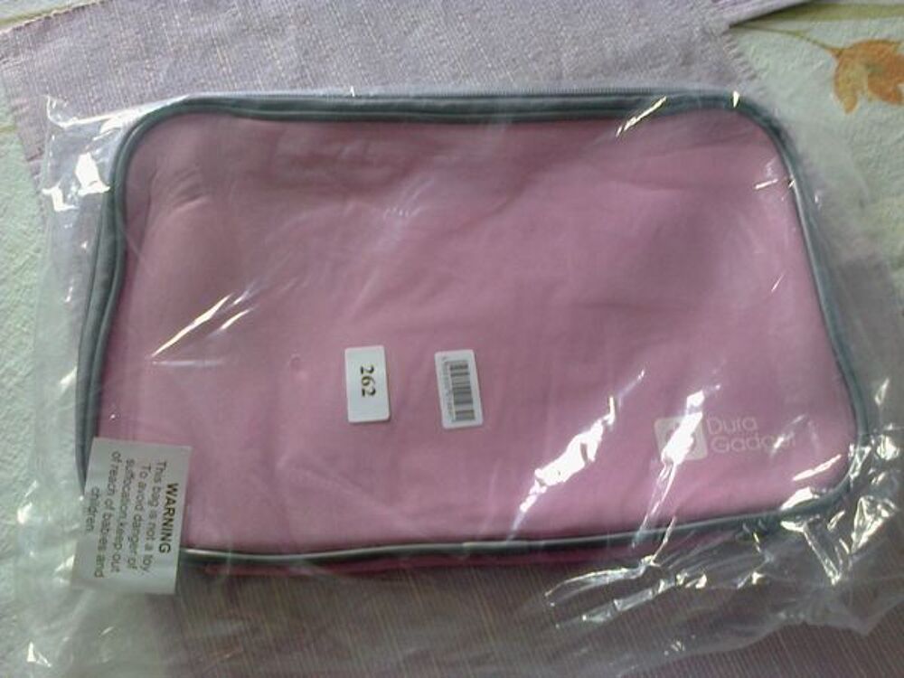 Etui n&eacute;opr&egrave;ne rose pour Samsung Galaxy Tab 4 10.1 Matériel informatique