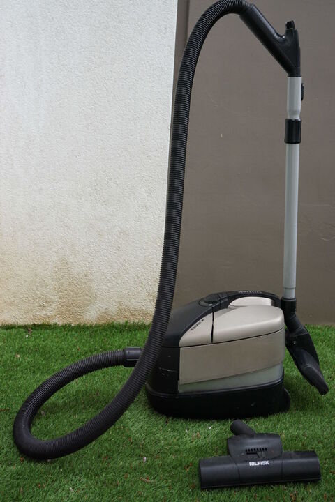 Aspirateur NILFISK EXTREME X300 120 Saint-Martin-d'Hères (38)